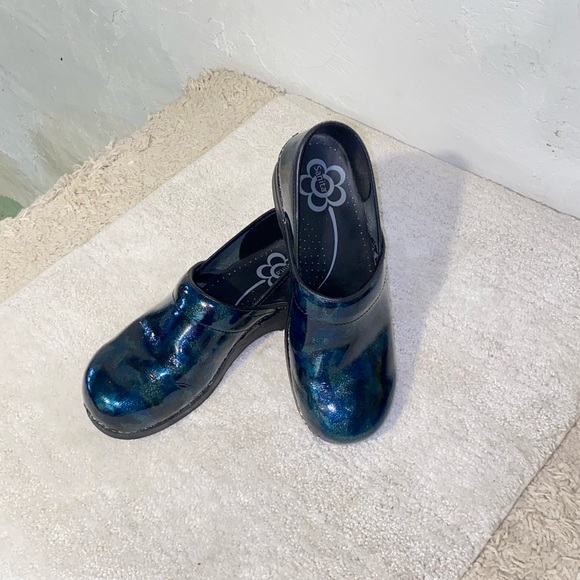 Ladies Sanita slip on shoes - Picture 2 of 12